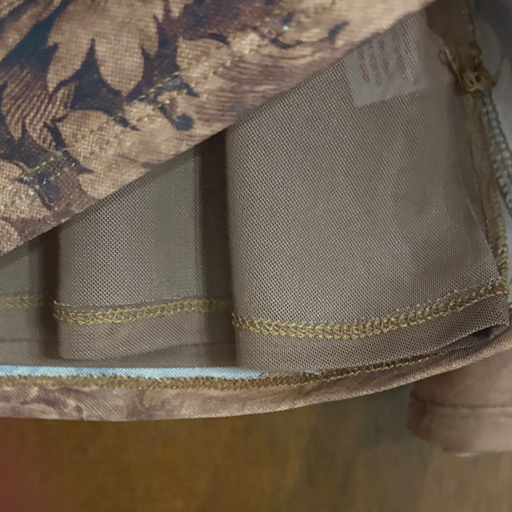 Women's Brown Horse Print Top - Picture 3 of 5